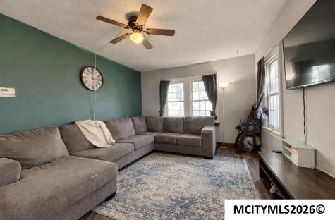606 11th NE Mason City IA 50401