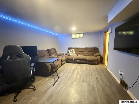 606 11th NE Mason City IA 50401