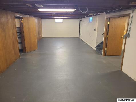 1155 Crestmore Way Mason City IA 50401