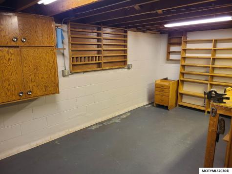 1155 Crestmore Way Mason City IA 50401