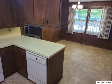 1155 Crestmore Way Mason City IA 50401