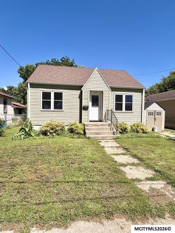 713 N Tyler Mason City IA 50401