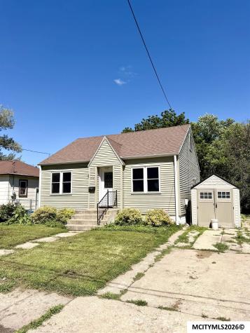 713 N Tyler Mason City IA 50401