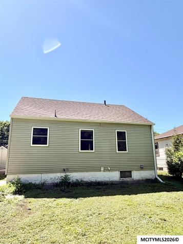 713 N Tyler Mason City IA 50401