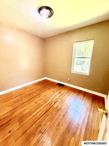 713 N Tyler Mason City IA 50401