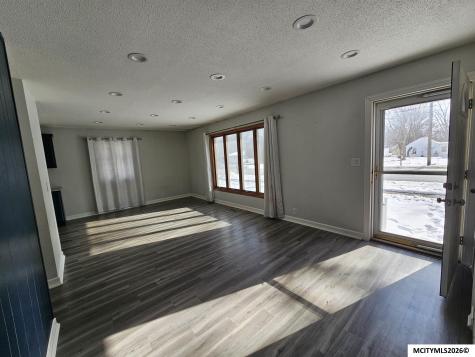694 15th SE Mason City IA 50401