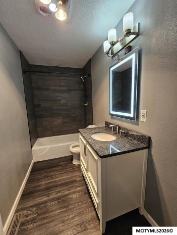 694 15th SE Mason City IA 50401