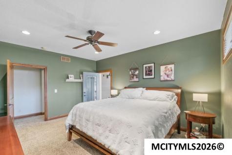 125 Boulder Mason City IA 50401