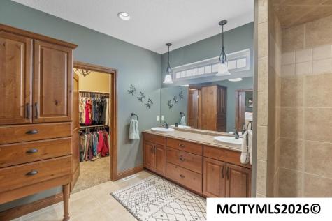 125 Boulder Mason City IA 50401