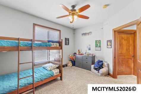 125 Boulder Mason City IA 50401