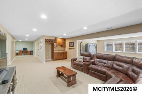 125 Boulder Mason City IA 50401