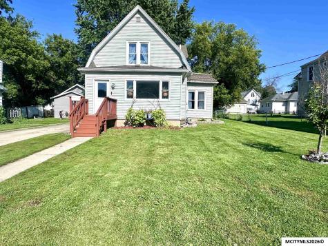 915 N Jefferson Avenue Mason City IA 50401