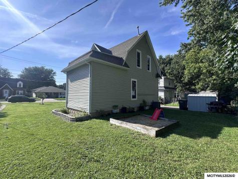 915 N Jefferson Avenue Mason City IA 50401
