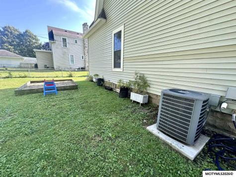 915 N Jefferson Avenue Mason City IA 50401