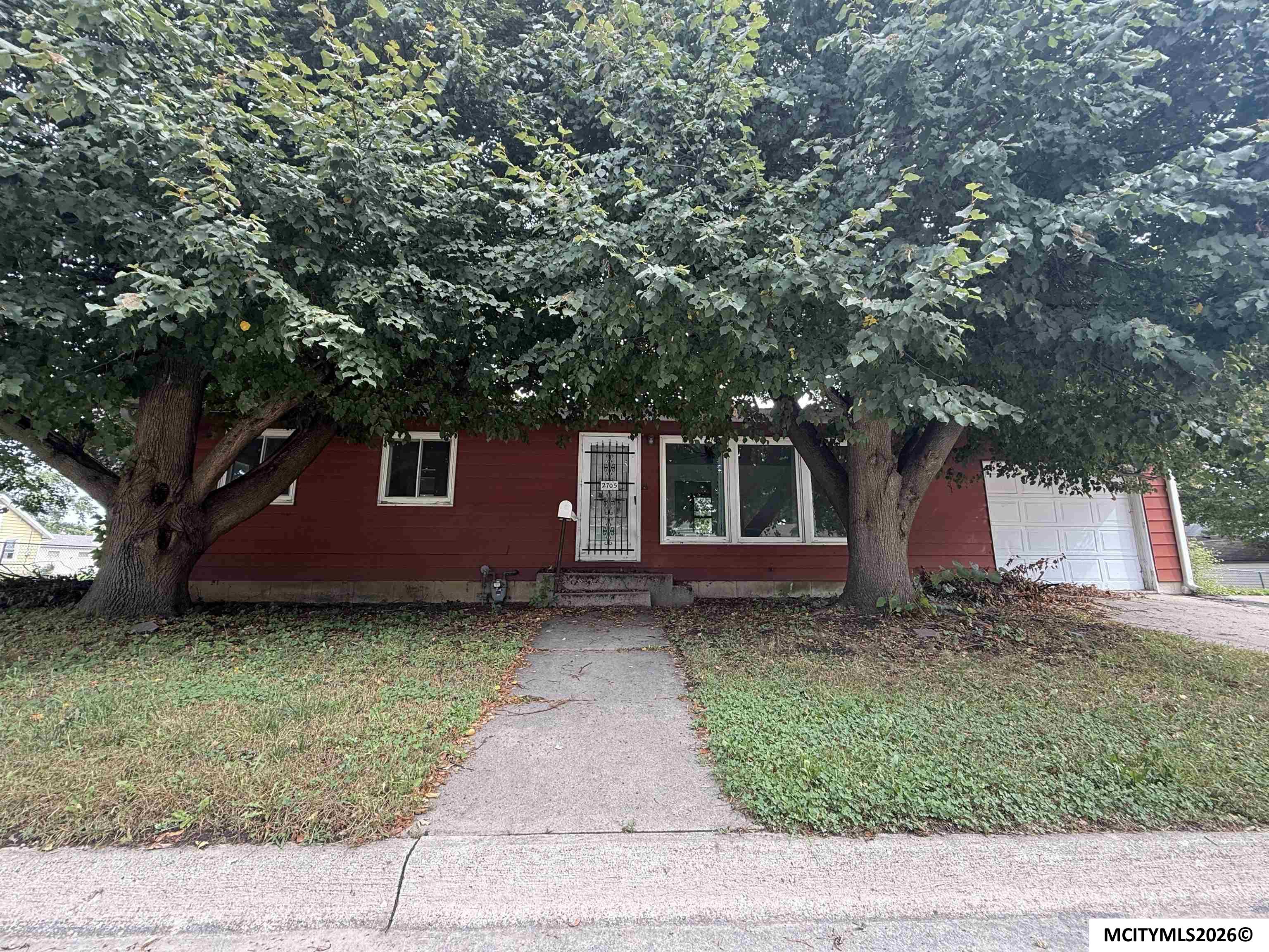 2705 S Adams Avenue Mason City IA 50401
