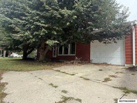 2705 S Adams Avenue Mason City IA 50401