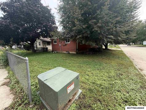 2705 S Adams Avenue Mason City IA 50401