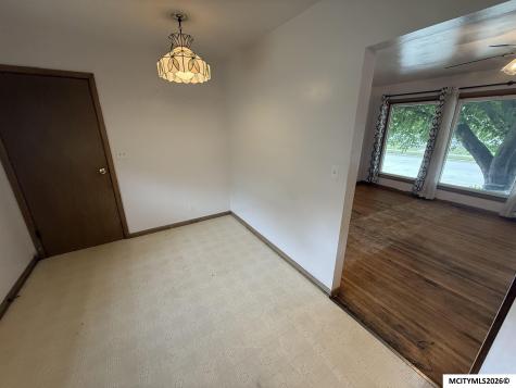2705 S Adams Avenue Mason City IA 50401