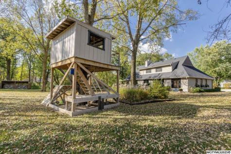 21748 A Owl Avenue Mason City IA 50401