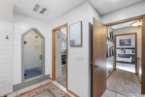 21748 A Owl Avenue Mason City IA 50401