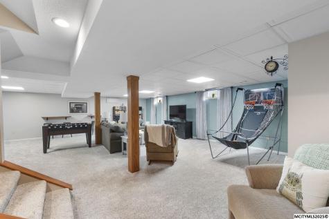 21748 A Owl Avenue Mason City IA 50401