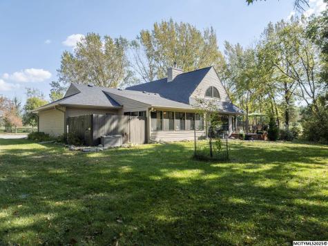 21748 A Owl Avenue Mason City IA 50401
