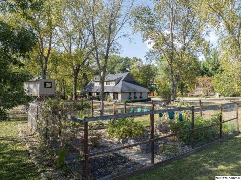 21748 A Owl Avenue Mason City IA 50401