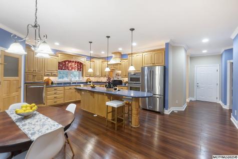 125 Pebble Creek Drive Mason City IA 50401