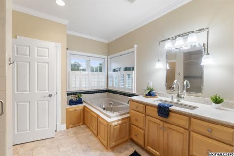 125 Pebble Creek Drive Mason City IA 50401