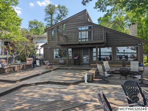3754 240th Street Clear Lake IA 50428