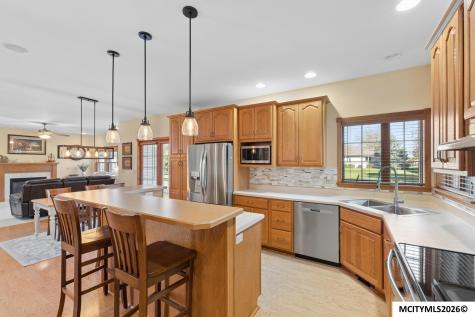 2916 Sunrise Court Mason City IA 50401