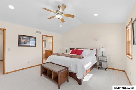 2916 Sunrise Court Mason City IA 50401