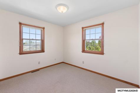 2916 Sunrise Court Mason City IA 50401