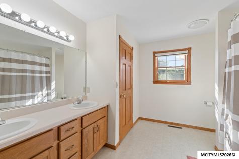 2916 Sunrise Court Mason City IA 50401