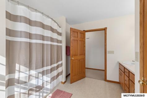 2916 Sunrise Court Mason City IA 50401
