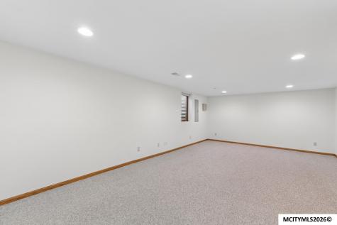 2916 Sunrise Court Mason City IA 50401