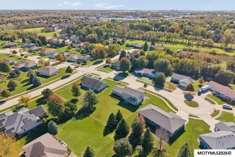 2916 Sunrise Court Mason City IA 50401