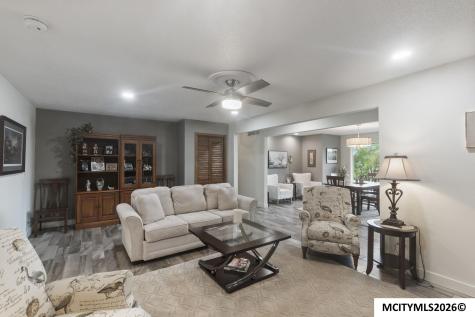 740 Briarstone Drive Mason City IA 50401