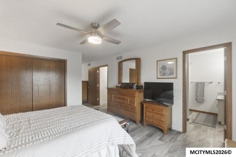 740 Briarstone Drive Mason City IA 50401
