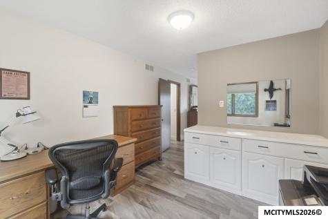740 Briarstone Drive Mason City IA 50401
