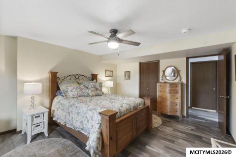 740 Briarstone Drive Mason City IA 50401