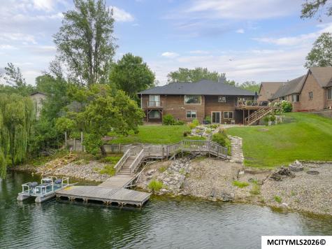 740 Briarstone Drive Mason City IA 50401