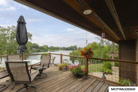 740 Briarstone Drive Mason City IA 50401