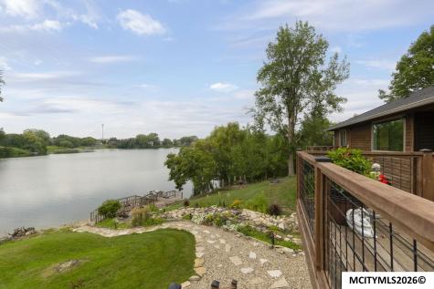 740 Briarstone Drive Mason City IA 50401