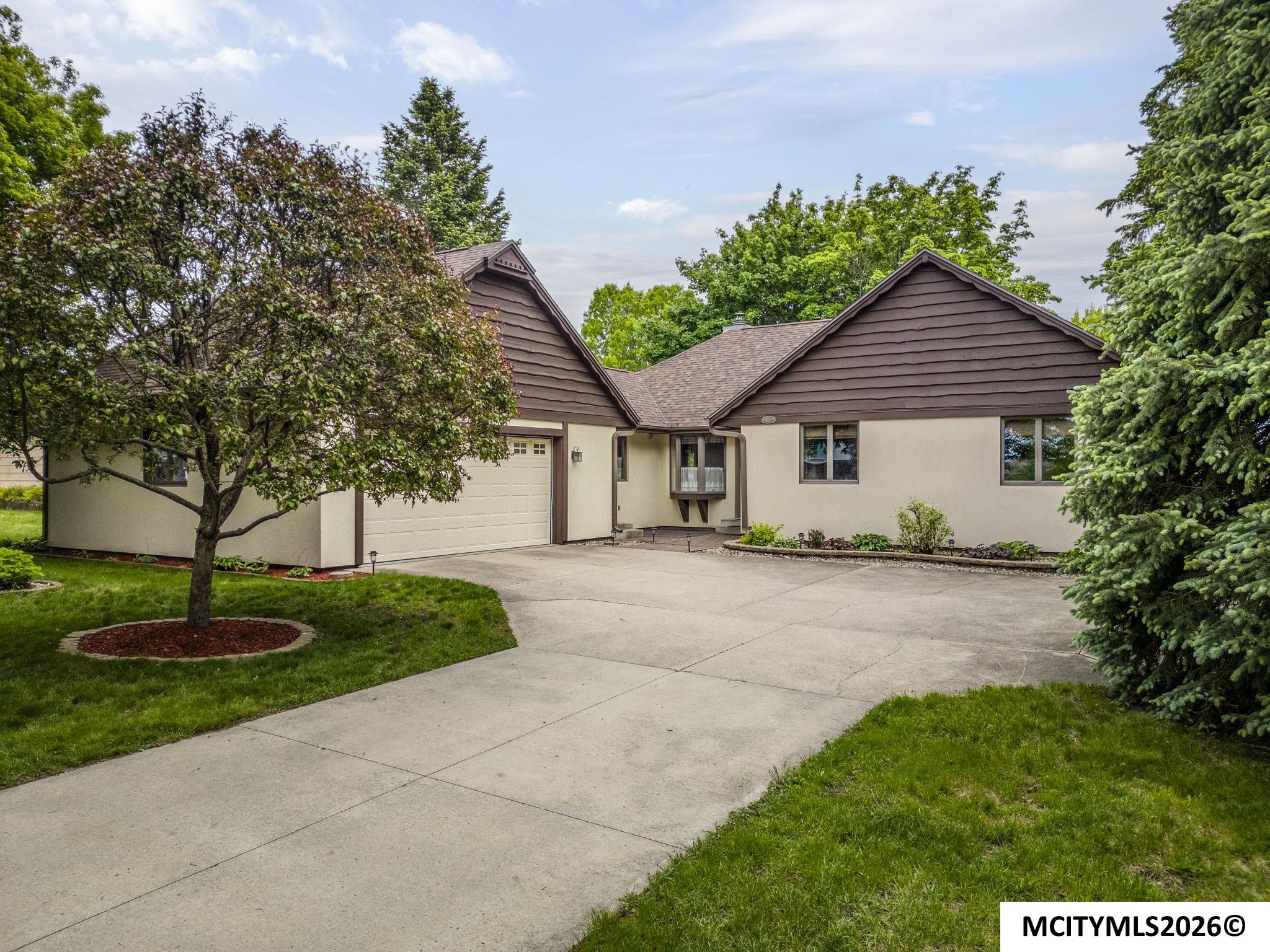 1021 15th SE Mason City IA 50401