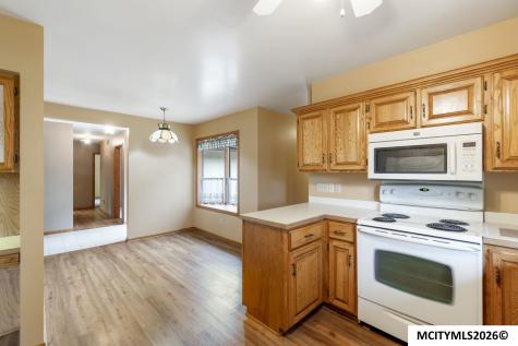 1021 15th SE Mason City IA 50401
