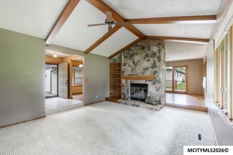 1021 15th SE Mason City IA 50401
