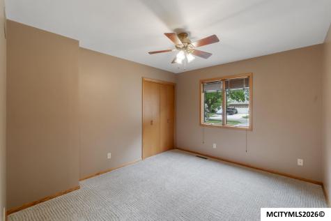 1021 15th SE Mason City IA 50401