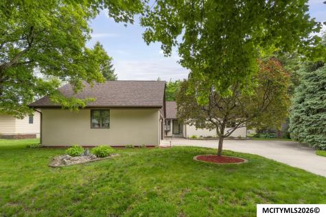 1021 15th SE Mason City IA 50401