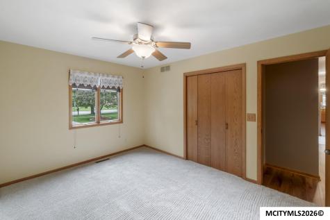 1021 15th SE Mason City IA 50401
